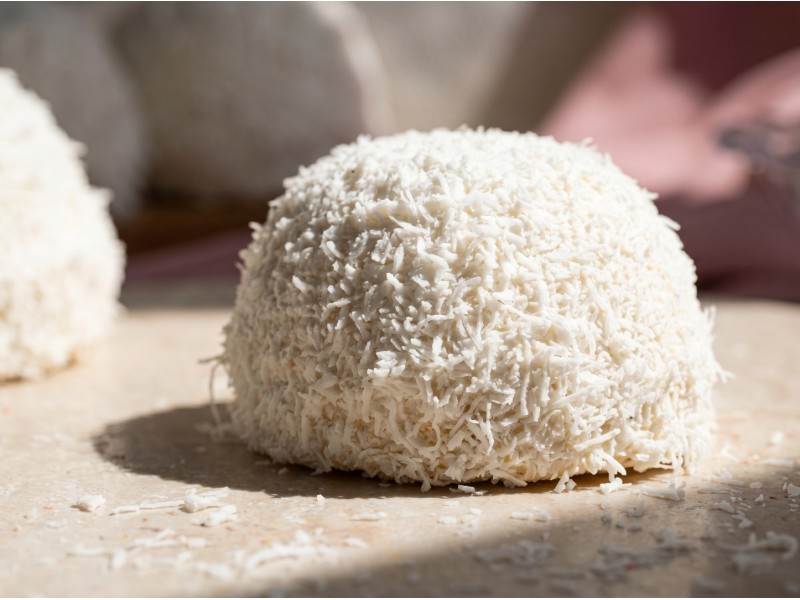 Coconut Mono Cake